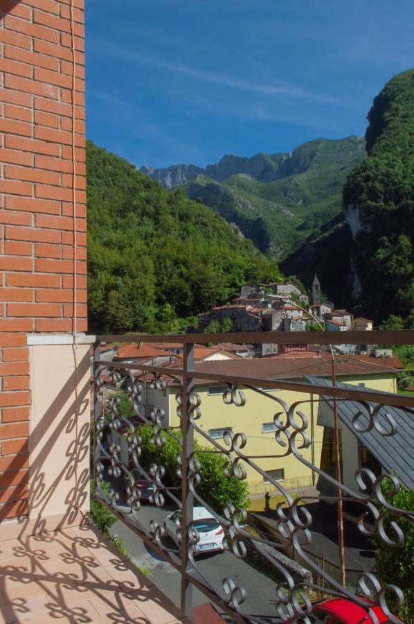 Aparthotel Casa Vinicia Equi Terme Exterior foto